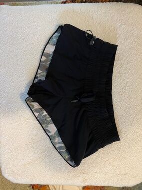 Lululemon Water Surf Short - REVERSIBLE - Black / Mini Prickly Pear Multi